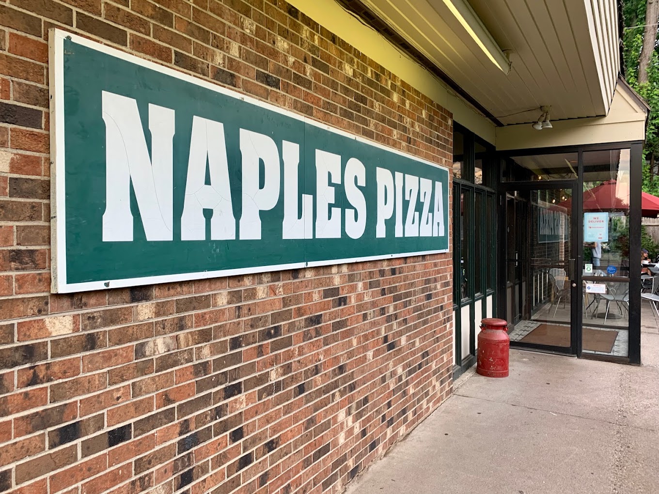 Naples Pizza Logo